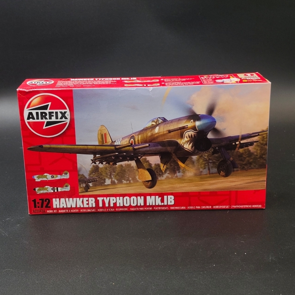 1:72 Hawker Typhoon Mk.IB Model Kit - Red